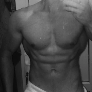 Muscle Daddy 💪🏻🍀