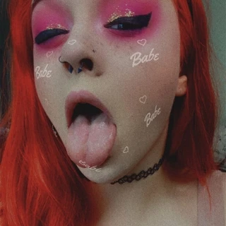 ♡ 𝔇𝔢𝔷𝔷𝔶 ♡