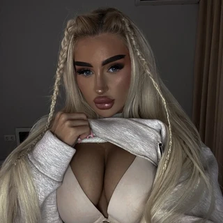 Lika Roudi🤤 DM me 🥰