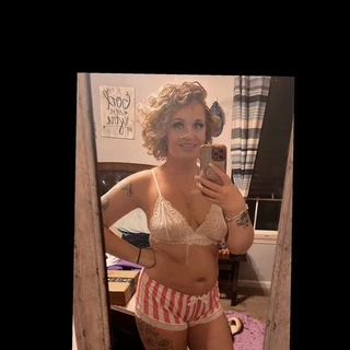 Baddiewithnodaddy🥵💦🍆 LETS SEXT!📲