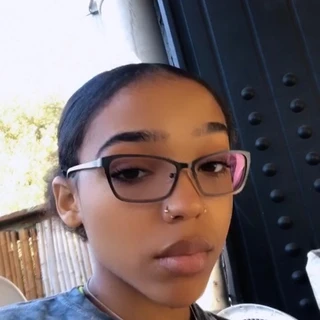 EJ 🤎