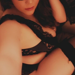 CurvyBlueEyes