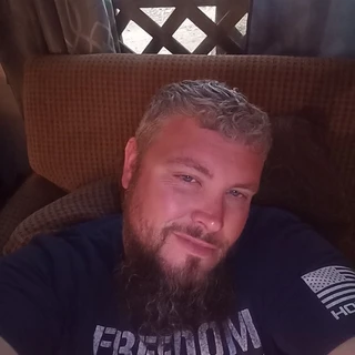Bearded Daddy 💪😉🤳