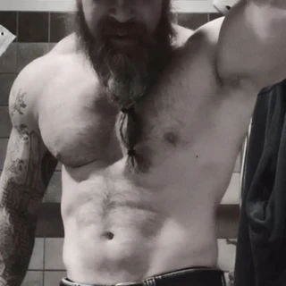 Bearded Viking 🤤😍