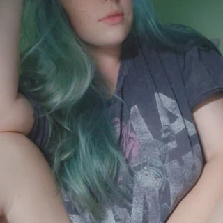 Tay-uh ✨️