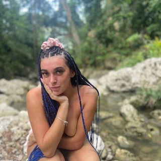 Come get lost with me 🧚🏽‍♀️🌈🍄🦋✨👀👅🧜🏽‍♀️🪷🫧