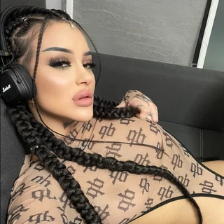 B E L L A 🖤 AMOUR