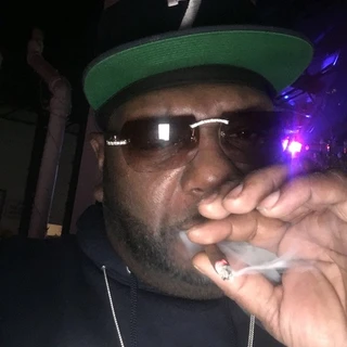 Bigg Tee77