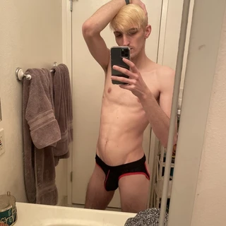 Blonde B😂