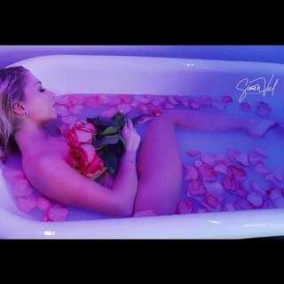 Littleblondyxxx