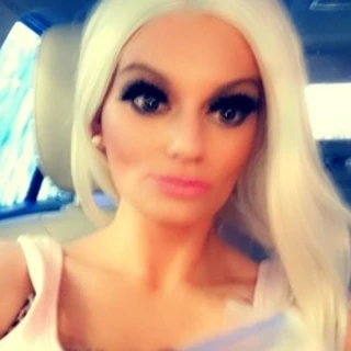 BOMBSHELL BEAUTY PV