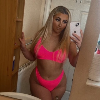 Elle || wet pussy 💦