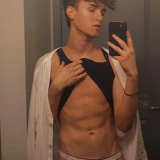 bryson del rey (he/him)