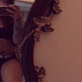 B💋
