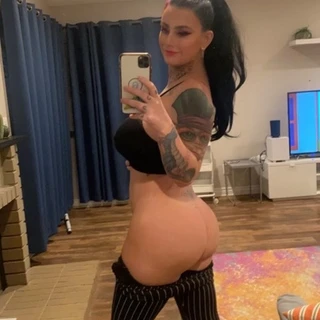 Busty Bunni 🐰