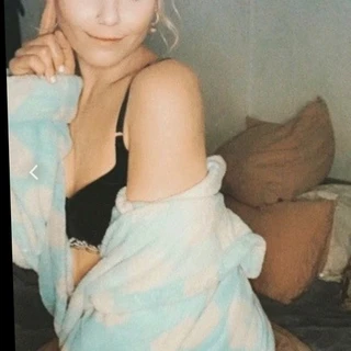 Izzy 🍑