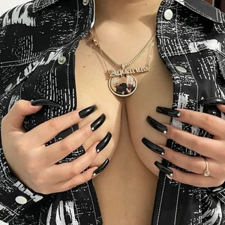 LA REINA 😈