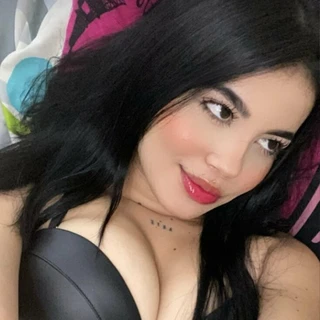 Laura 💋