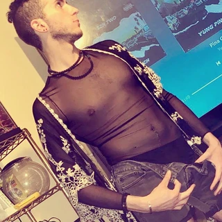 B_😈