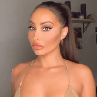 Carla F✉️