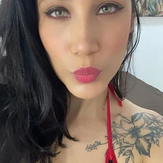 Caroljones_hot