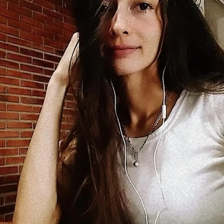 Cat Hernández