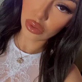 LATINA DOLL👅