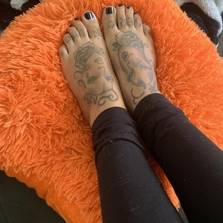 Cherry 💣 tootsies