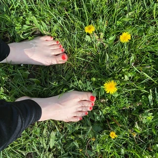 Cherry’s Tootsie Pops 👣