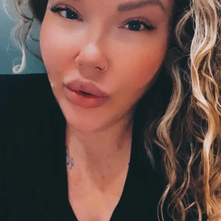 𝐂𝐇𝐄𝐘𝐘𝐒𝐈𝐍𝐒𝐒💦👅