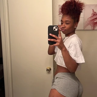 BiGBOOTYHouseWife 🤧