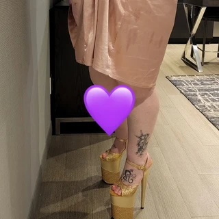 Chubby feet in heels 👠