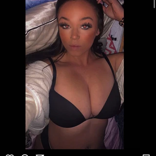 ✨C O C O ✨ Courtney