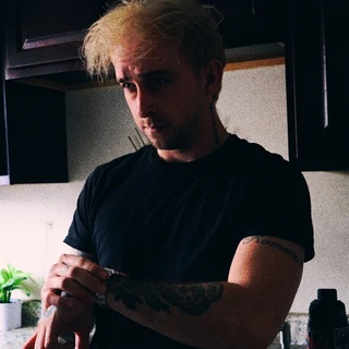 ℭ𝔬𝔩𝔱𝔬𝔫 𝔍𝔞𝔪𝔢𝔰 💀