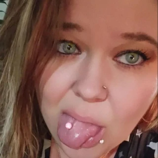 Just the girl next door😉