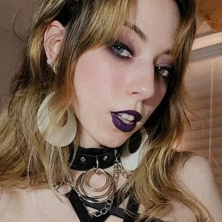 Bunnie 🐰🖤