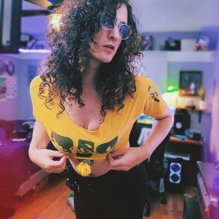 curlyhaired_hoe