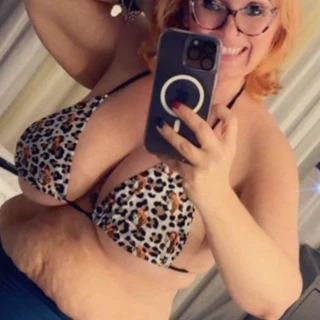 Curvy D