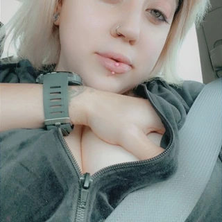 Courtney. 💋