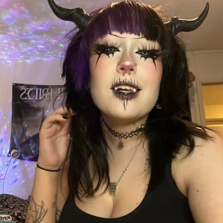 𝔠𝔥𝔞𝔬𝔱𝔦𝔠 𝔩𝔦𝔱𝔱𝔩𝔢