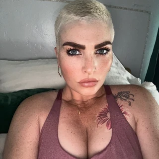 Hot Step Mom🌿🤍