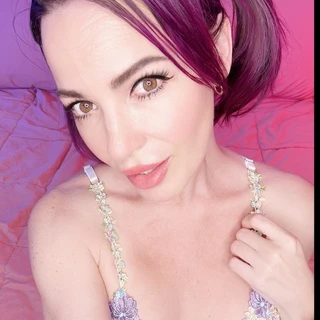 😈Dana DeArmond