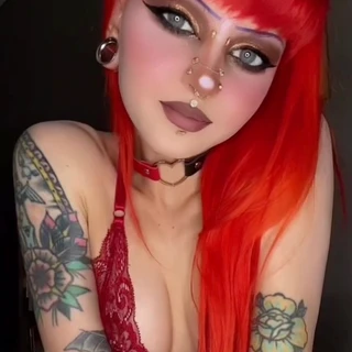 PETITE E-GIRL, FAT PUSSY 🤭