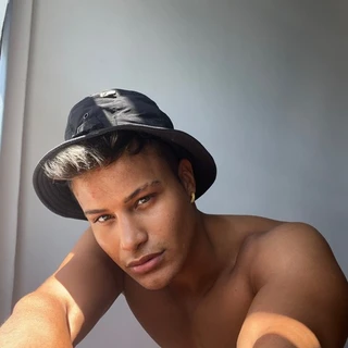Denis Dosio 𝐓𝐎𝐏 𝟎.𝟏%