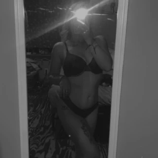 𝐃𝐞𝐬𝐭𝐢𝐧𝐲𝐀𝐥𝐥𝐞𝐧 💋