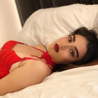 Hazel Vera 🖤