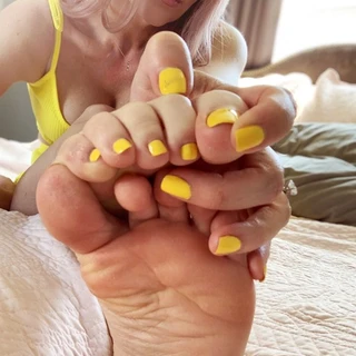 👑 Amanda 💅🏻👣🤑🐷 Feet & 420
