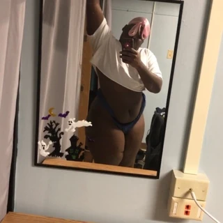 Thick Booty 🍑💦