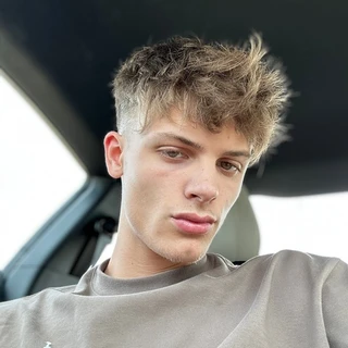𝑒𝒹𝒹𝓎🕺🏼