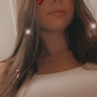 Elizabeth 🌼💋👅